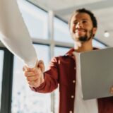 Como está o relacionamento com seus clientes? Melhore sua jornada de compra com a Sales4You